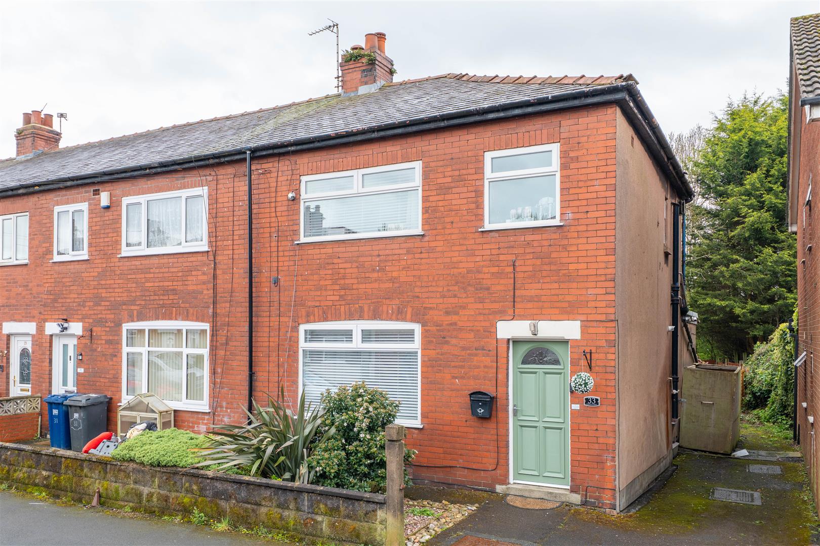 3 bed property in Crown Street, Leyland